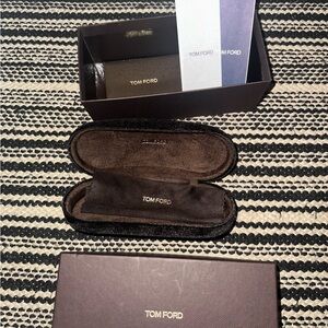 AUTHENTIC TOM FORD SUNGLASSES CASE, BOX & CLOTH!